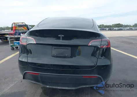 2025 Tesla Model Y Long Range Dual Motor Rear-Wheel Drive from USA, damaged, VIN 7SAYGDED4SA367652